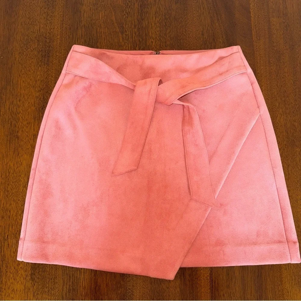 Ann Taylor Loft Faux‎ Suede Skirt Mini Coral Salmon Pink Tie Size 2